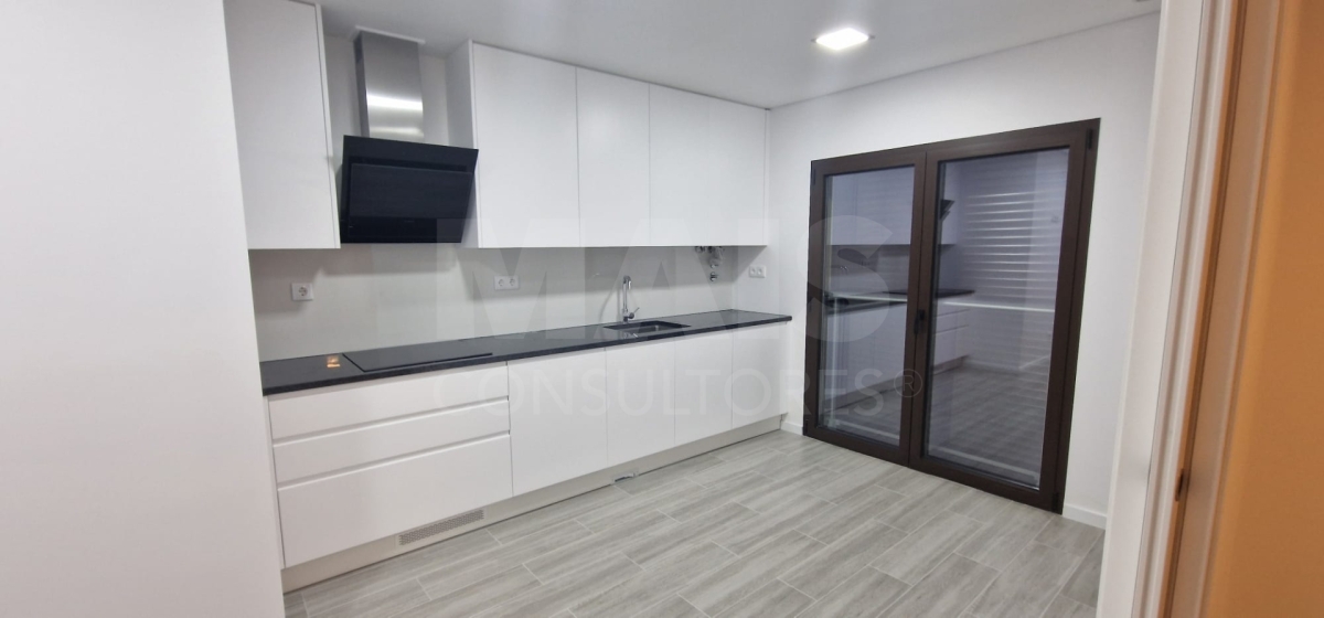 New 5-bedroom duplex apartment in Montijo